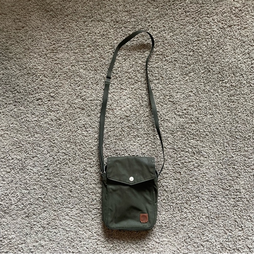Fjallraven Pocket Bag G-1000 Crossbody Zip Green Travel Hiking Snap Close